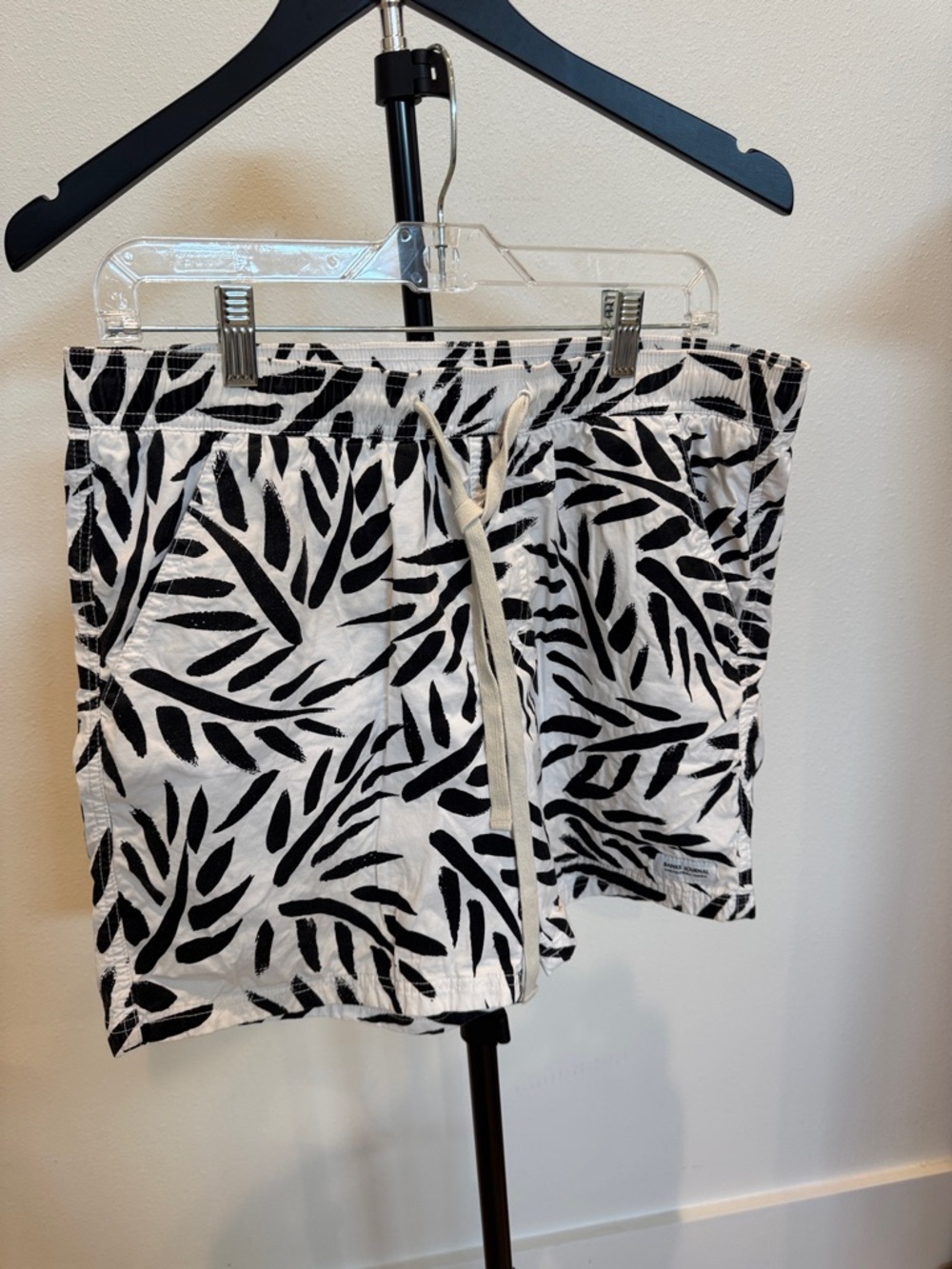 Banks Journal Black & White Leaf-Print Drawstring Shorts